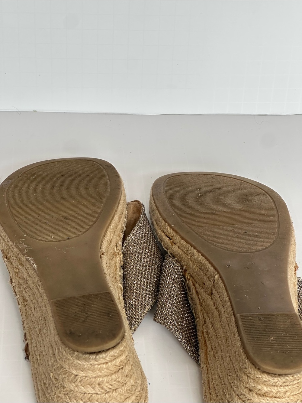 Bass Metallic Gold Espadrille Wedge Thong Sandals - Picture 10 of 11